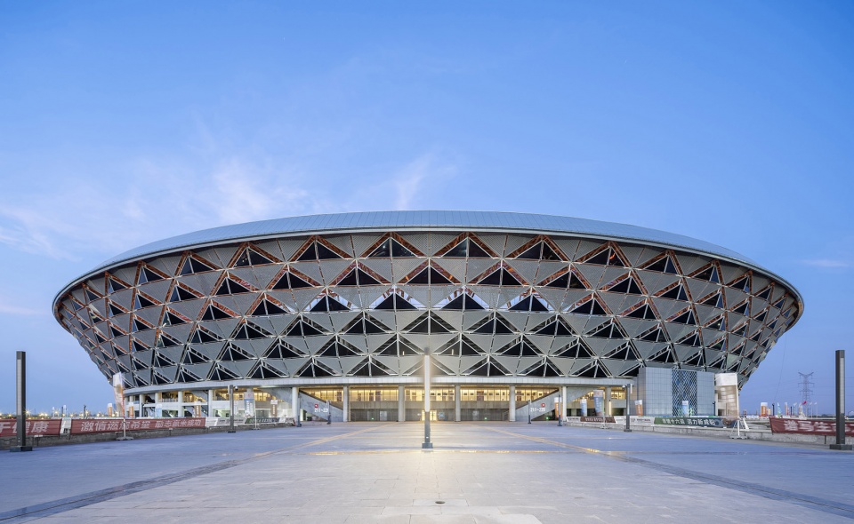 咸阳市奥林匹克体育中心  建筑设计  /  PTW+CCDI