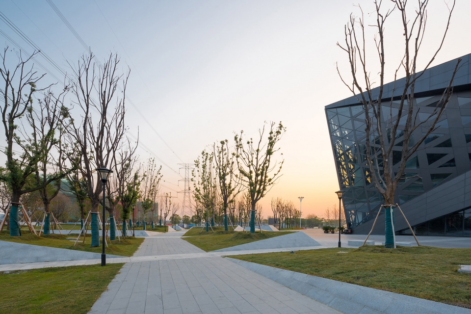 扬州南部新城体育园建筑设计/柏涛设计