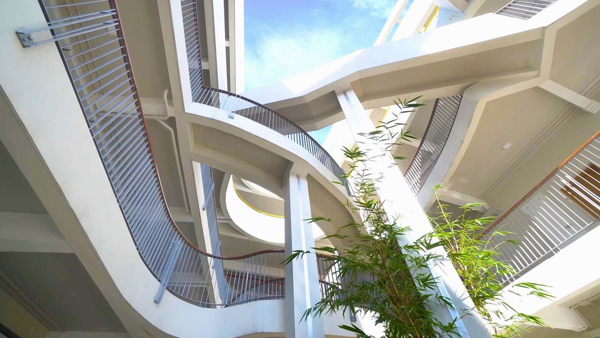 越南河内生态折线学校建筑设计/1+1>2 Architects