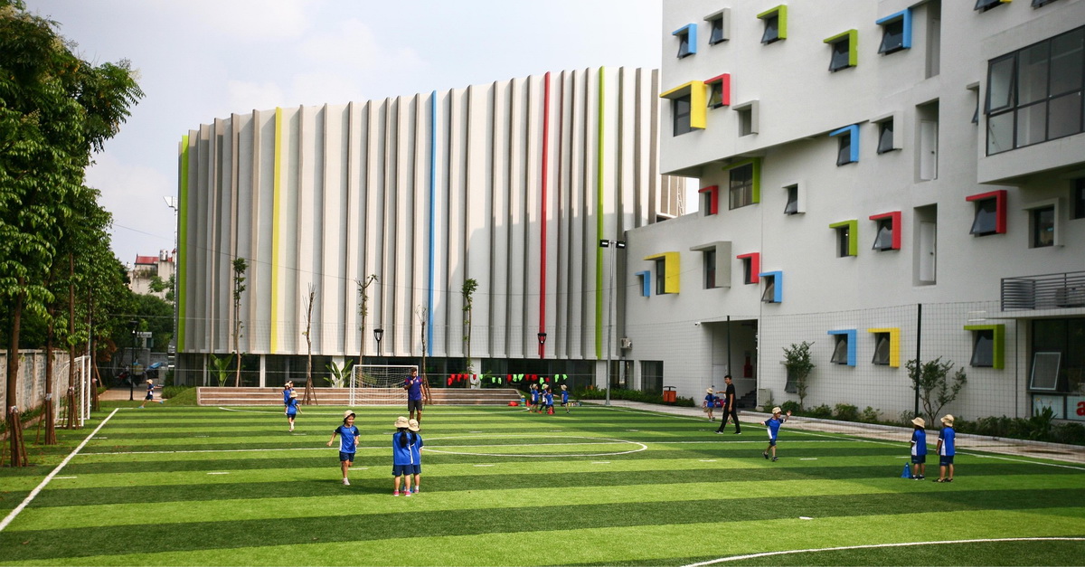 越南河内生态折线学校建筑设计/1+1>2 Architects