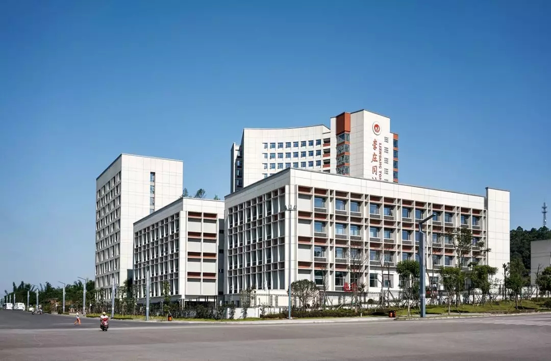 四川宜宾李庄同济医院建筑设计/同济大学设计院
