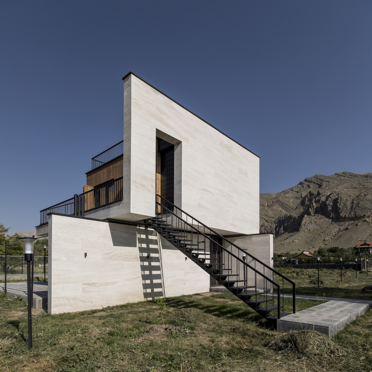 伊朗简约独立住宅建筑设计/White Cube Atelier