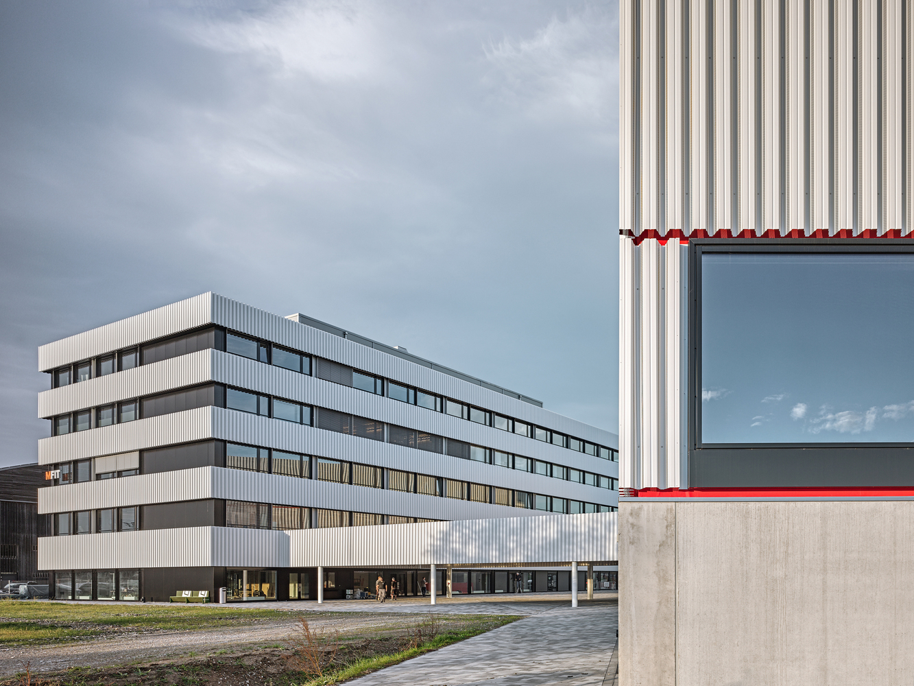 瑞士WIM4体育中心建筑设计/EM2N