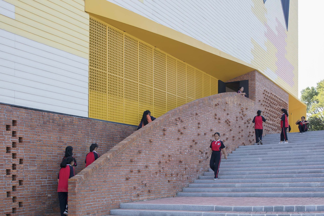 岳阳县第三中学风雨操场兼报告厅建筑设计/SUP素朴建筑工作室
