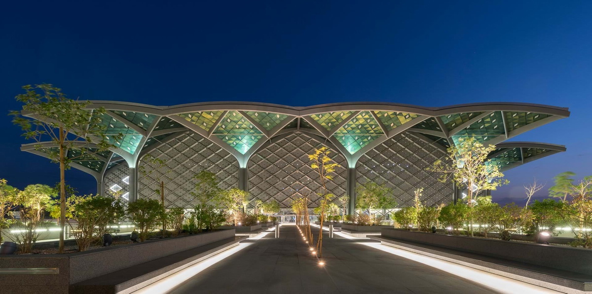 沙特阿拉伯哈拉曼高铁站建筑设计/福斯特建筑事务所