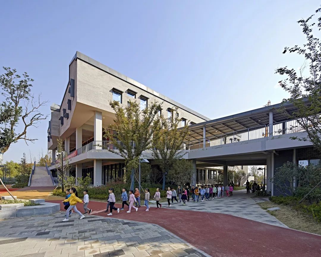 南京游府小学建筑景观室内一体化设计/BAU