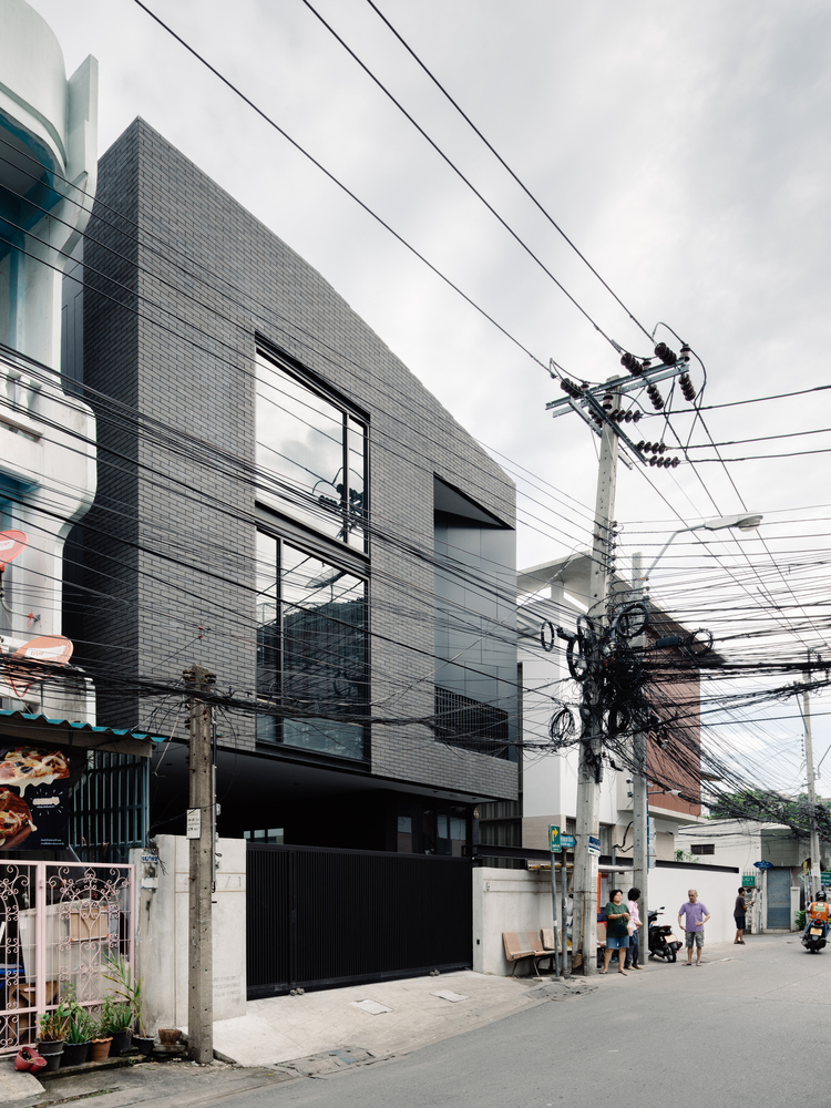 泰国曼谷Bird Bom独立住宅建筑设计/FLAT12x