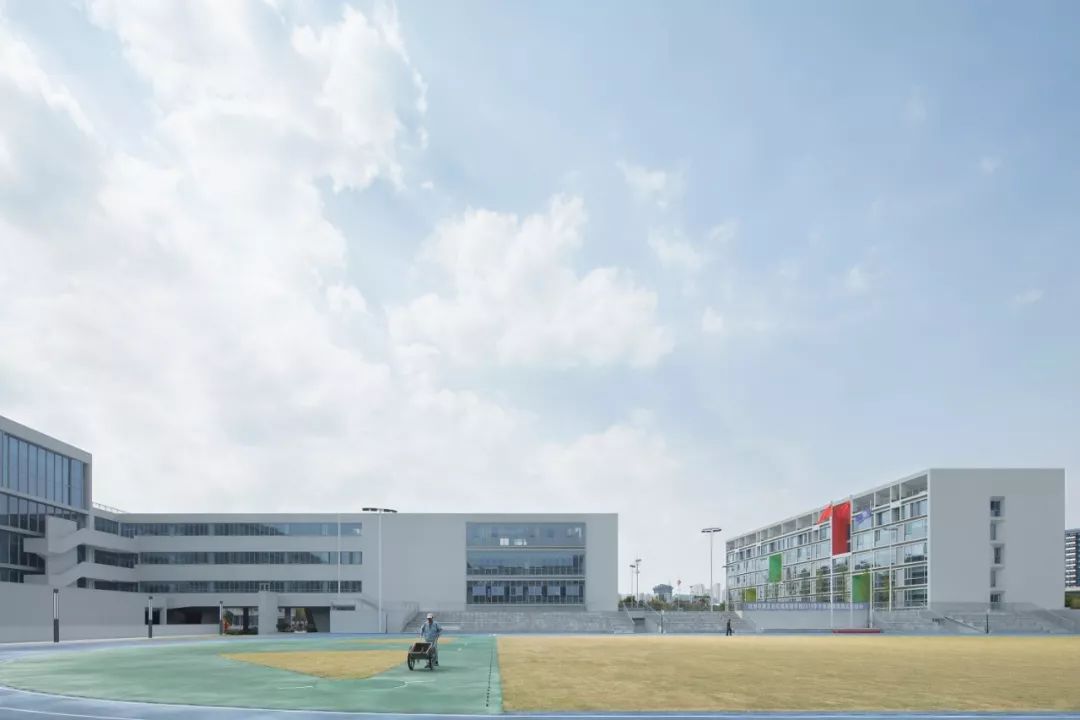 杭州市崇文世纪城实验学校  建筑设计  /  度向建筑