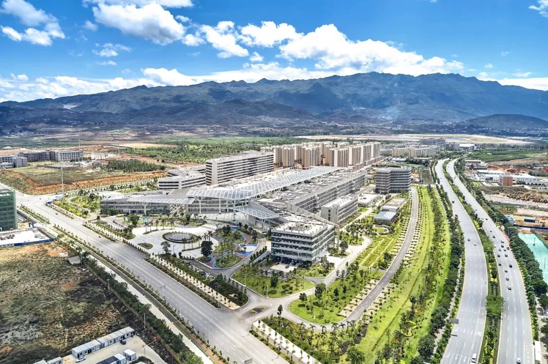 云南红河滇南中心医院建筑设计/TJAD同济设计