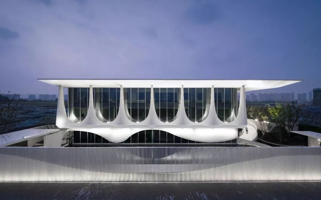 南京中海·左岸澜庭展示艺术中心建筑设计