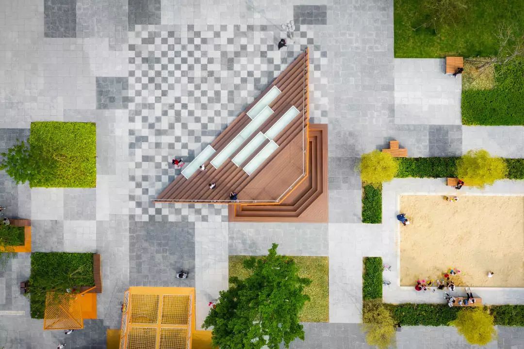 Tetris广场—万科云城二期A地块万科广场景观设计/Lab D+H