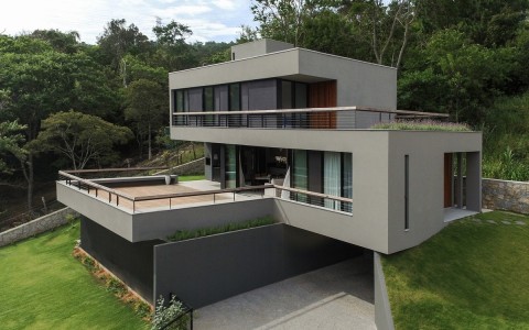 伊塔科鲁比之家 独立住宅建筑设计 / Mari Girardi Arquitetos Associados