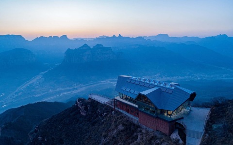 邯郸悬崖上的餐厅建筑设计 / 北京天地都市建筑设计