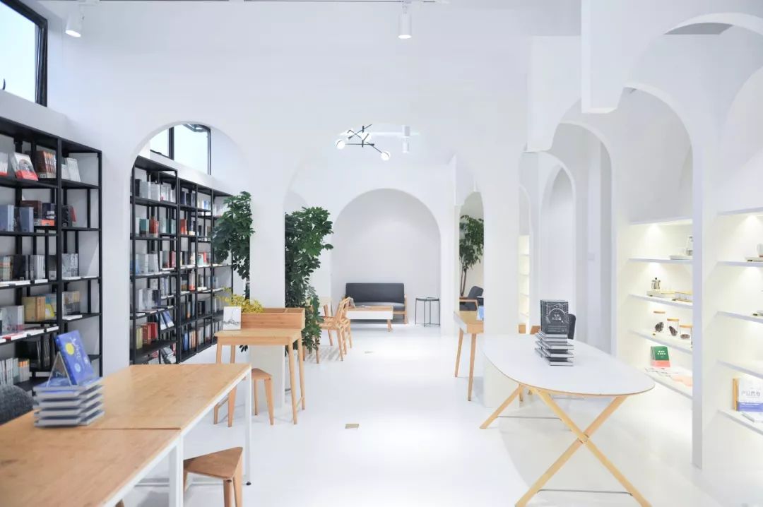 杭州新华书店—虫洞创意空间建筑室内设计 / 植田建筑室内
