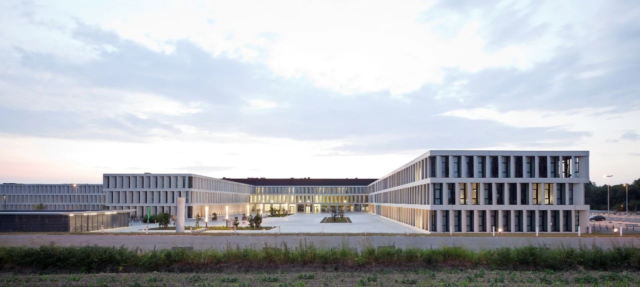 比利时柯里提克医院 建筑设计 / BE建筑设计