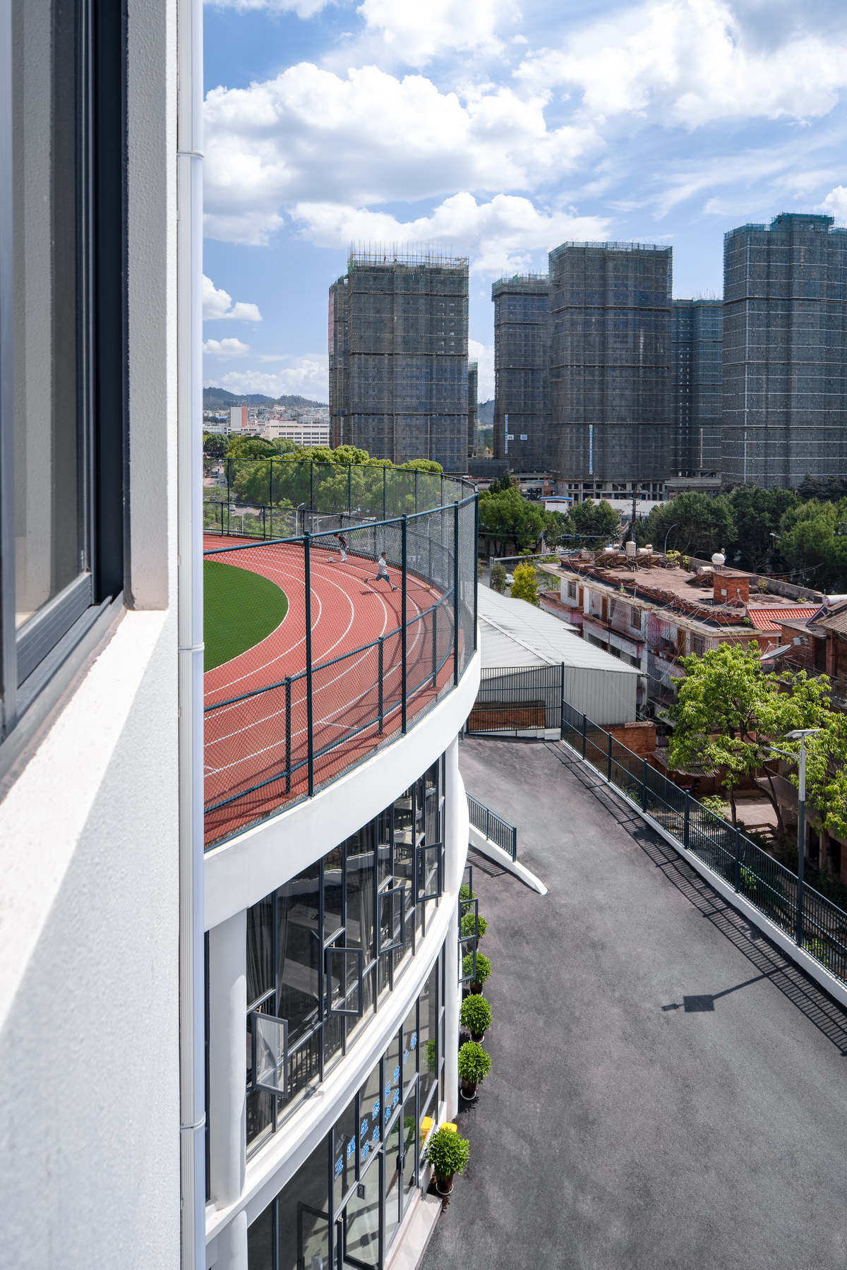 玉溪市生态实验小学 建筑设计 /  上海思序建筑规划设计有限公司