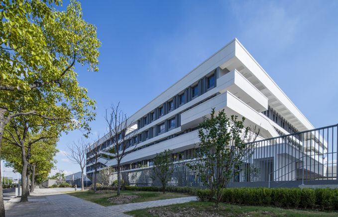 浦东唐城中学 建筑设计  / 华建集团上海建筑设计研究院有限公司第一原创工作室