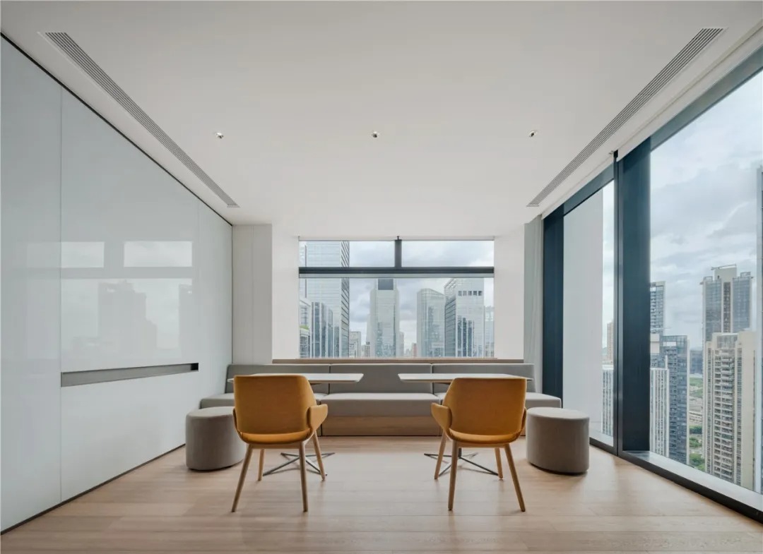 深圳·综合性商业地产办公室 室内设计 /  于强室内设计师事务所