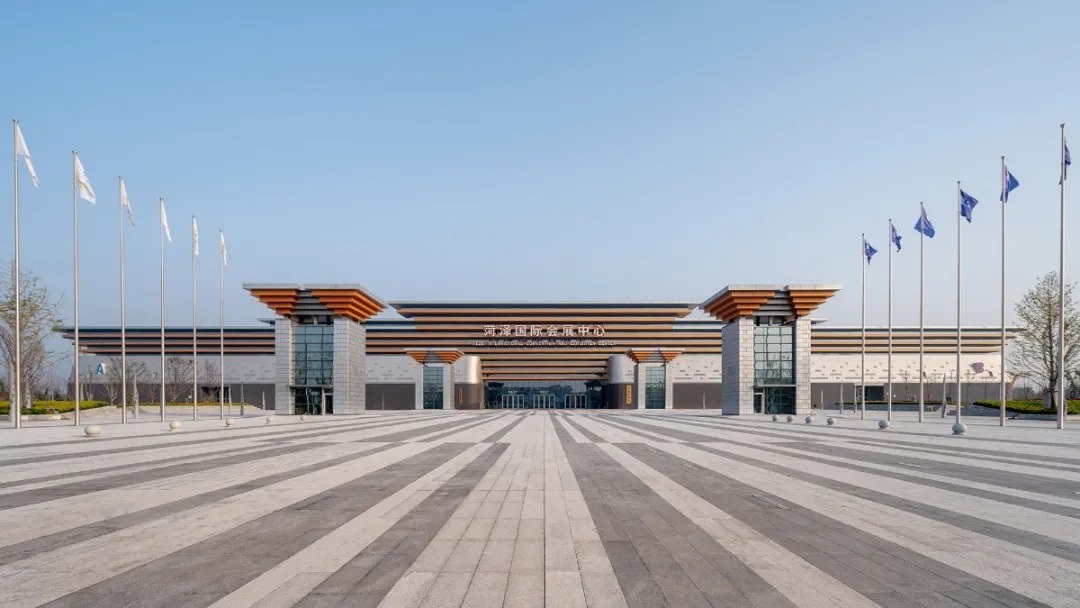 菏泽国际会展中心  建筑设计 /  欧博设计