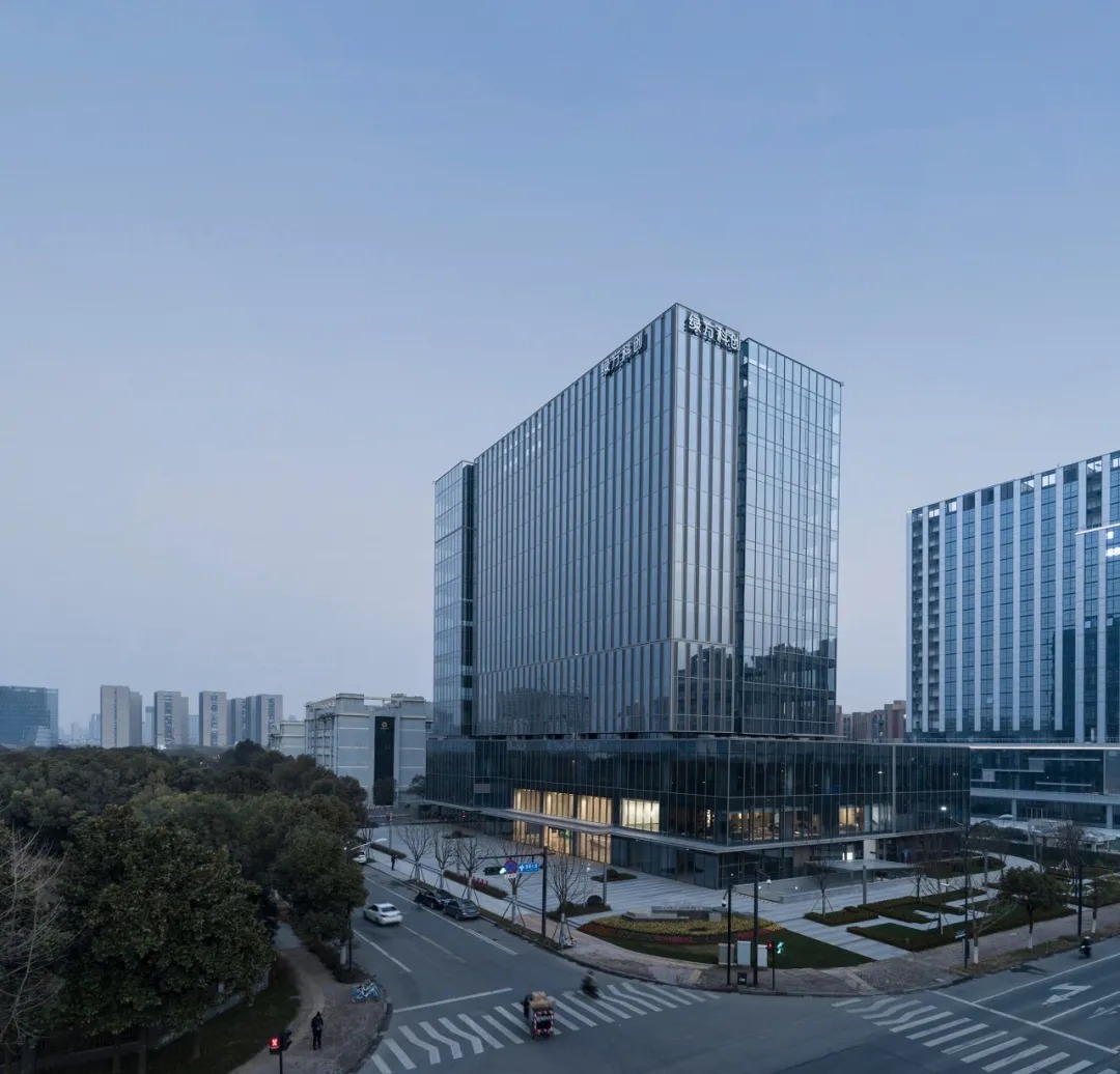 杭州绿方科创中心 建筑设计 /  九米设计