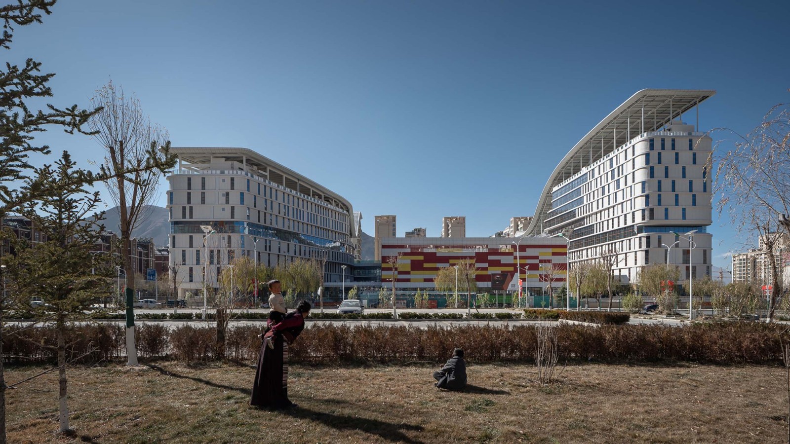 西藏妇儿医院 建筑设计 / 八作建筑设计事务所