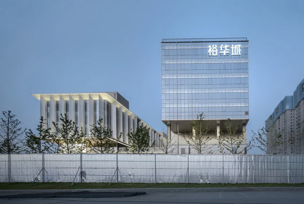 郑州 裕华铁炉市民中心 建筑设计 /  日清设计