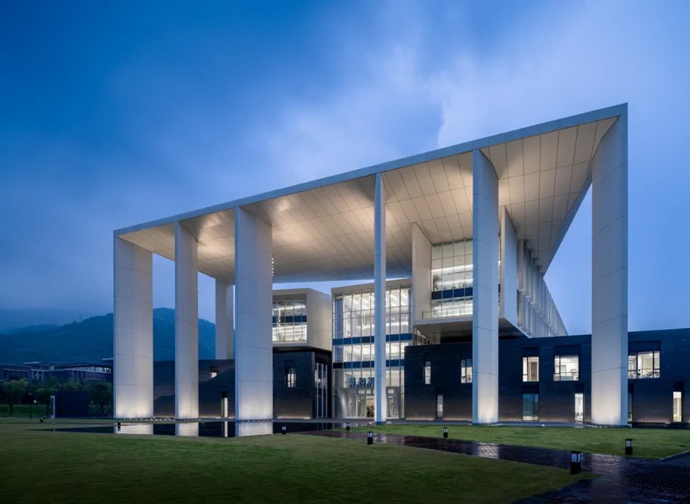 温州肯恩大学建筑与设计学院 （葛和凯楼） 建筑设计 / 同济大学