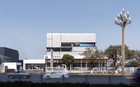 成都BMW宝马体验中心 建筑设计 / 朱海博建筑设计事务所