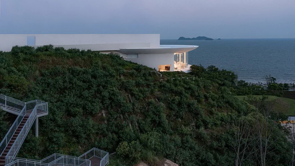 惠州 悬崖上的海边书屋—一滴水图书馆  建筑设计 / 三文建筑