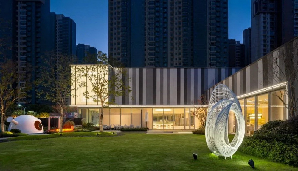 武汉 钢旅蓝郡·展示中心 建筑设计  / SUNLAY三磊